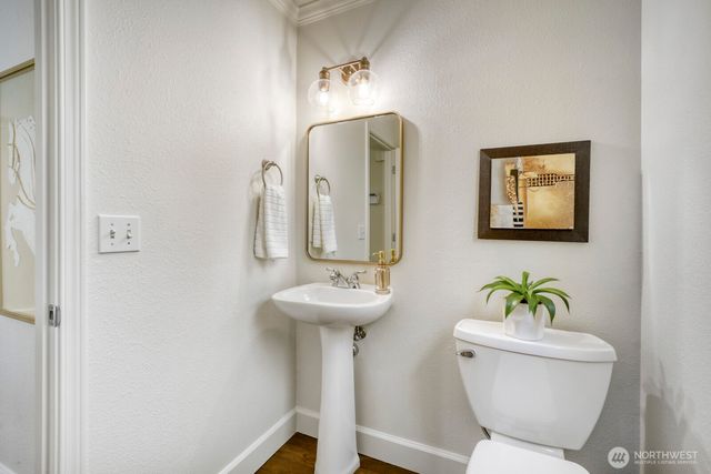 6551 17th Ave Avenue SW, Seattle, WA 98106