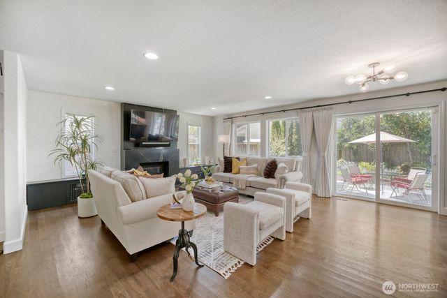 6551 17th Ave Avenue SW, Seattle, WA 98106