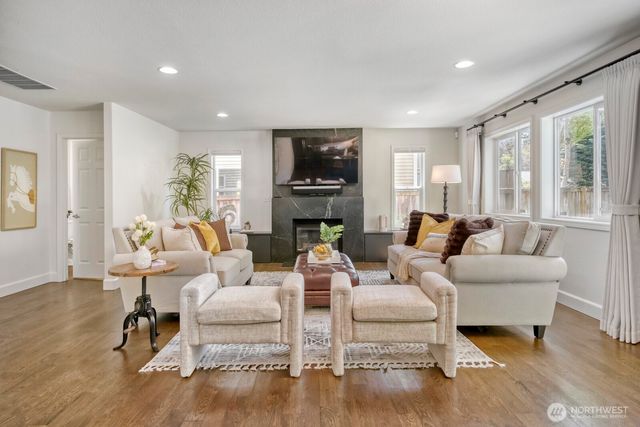 6551 17th Ave Avenue SW, Seattle, WA 98106