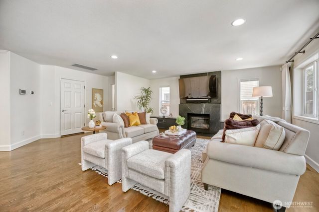 6551 17th Ave Avenue SW, Seattle, WA 98106