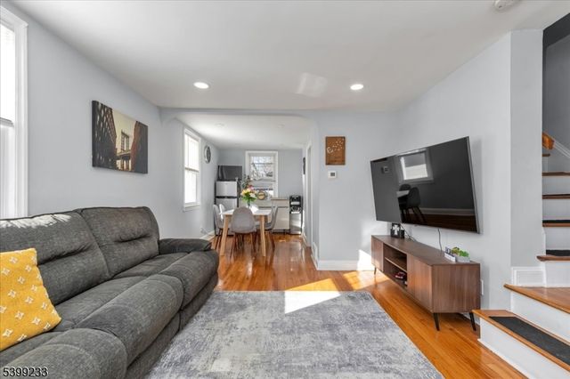 1 Myrtle St, Cranford Twp., NJ 07016