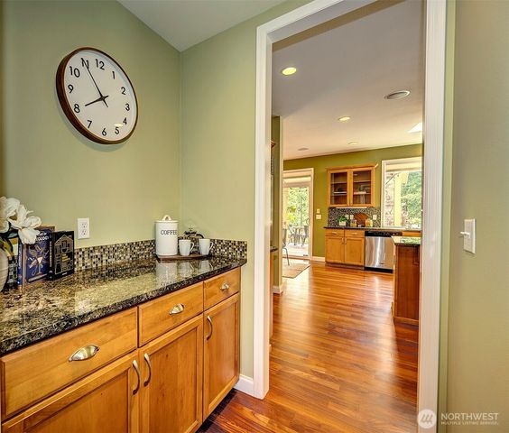 22187 NE 93rd Street, Redmond, WA 98053