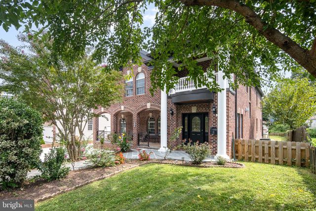 7705 MAGARITY RD, Falls Church, VA 22043