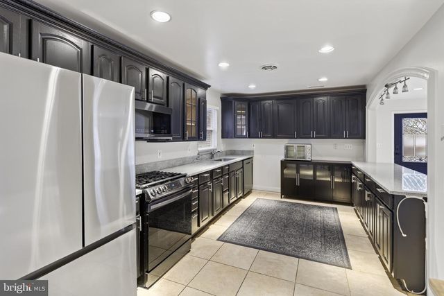 7705 MAGARITY RD, Falls Church, VA 22043