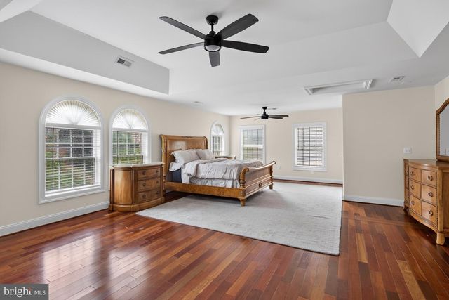 7705 MAGARITY RD, Falls Church, VA 22043