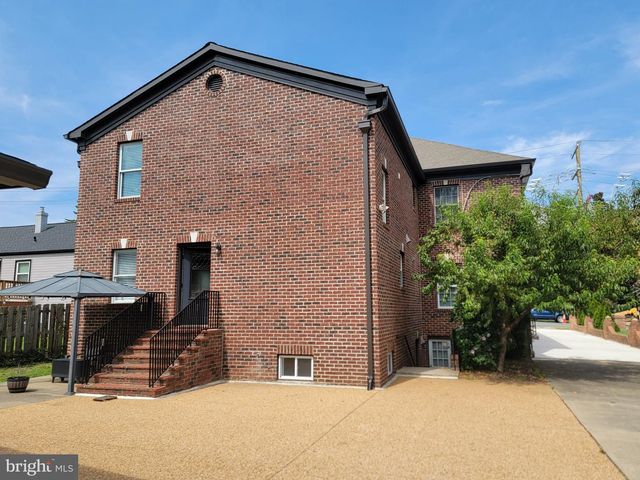 7705 MAGARITY RD, Falls Church, VA 22043
