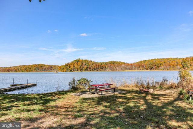 48 OLD CREEKSIDE RD, Fredericksburg, VA 22405