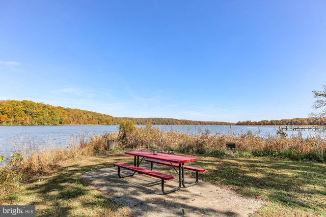 48 OLD CREEKSIDE RD, Fredericksburg, VA 22405