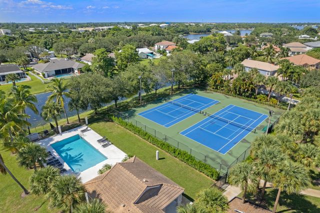 1142 Canoe Point, Delray Beach, FL 33444