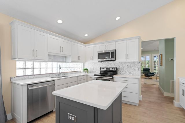 1142 Canoe Point, Delray Beach, FL 33444