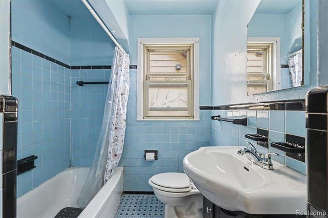 1423 Cicotte Avenue, Lincoln Park, MI 48146