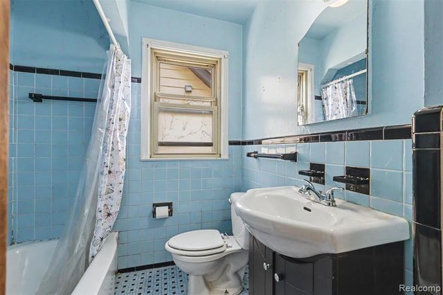 1423 Cicotte Avenue, Lincoln Park, MI 48146