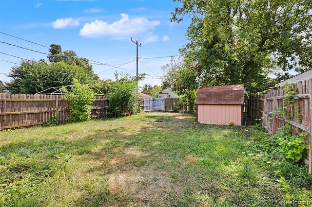 1423 Cicotte Avenue, Lincoln Park, MI 48146