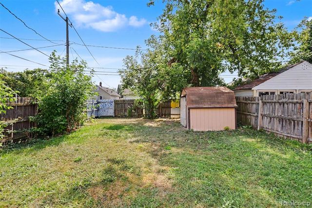1423 Cicotte Avenue, Lincoln Park, MI 48146
