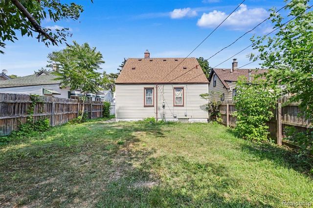 1423 Cicotte Avenue, Lincoln Park, MI 48146