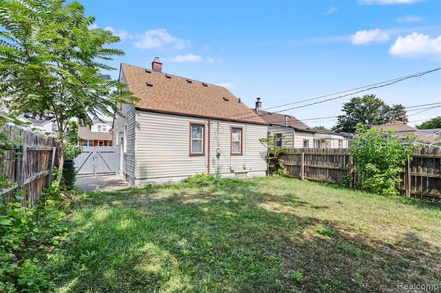1423 Cicotte Avenue, Lincoln Park, MI 48146