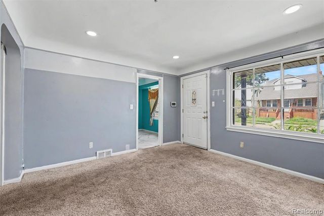 1423 Cicotte Avenue, Lincoln Park, MI 48146