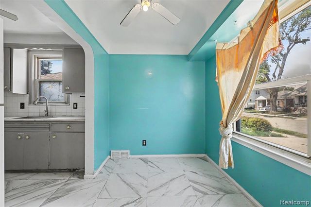 1423 Cicotte Avenue, Lincoln Park, MI 48146
