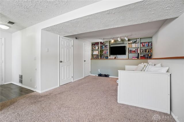 2211 Manton Drive, Miamisburg, OH 45342