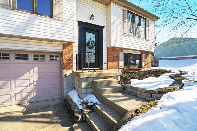 2211 Manton Drive, Miamisburg, OH 45342