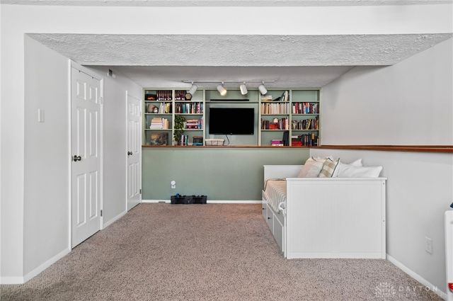 2211 Manton Drive, Miamisburg, OH 45342