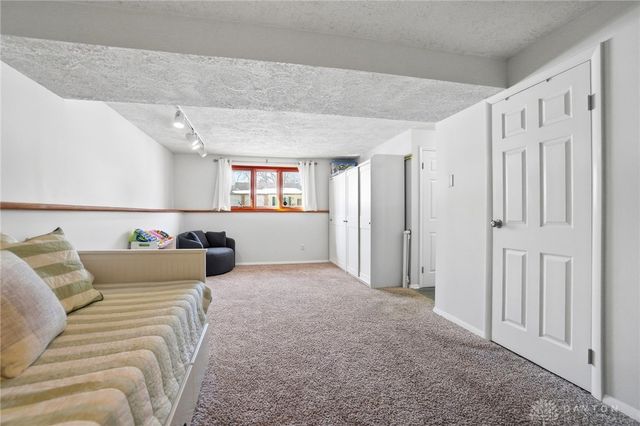 2211 Manton Drive, Miamisburg, OH 45342