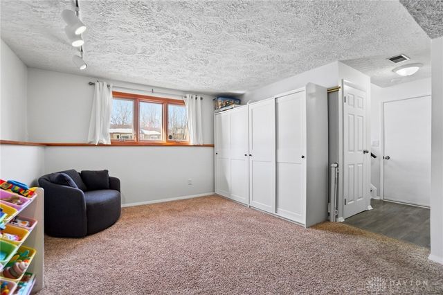 2211 Manton Drive, Miamisburg, OH 45342