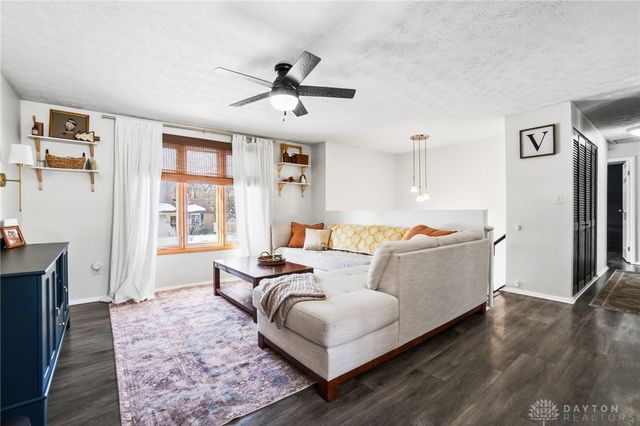 2211 Manton Drive, Miamisburg, OH 45342