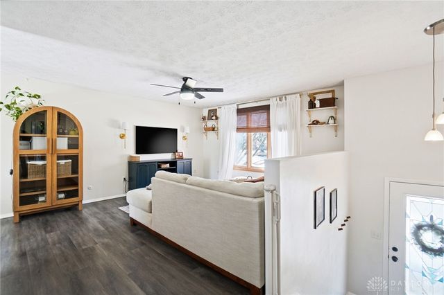 2211 Manton Drive, Miamisburg, OH 45342