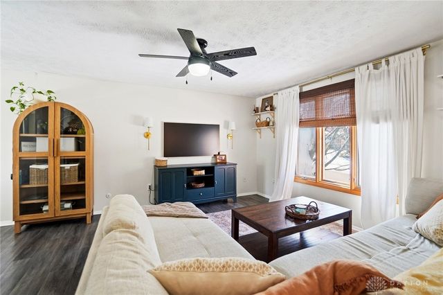 2211 Manton Drive, Miamisburg, OH 45342