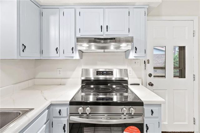 6042 McDougal Drive, Fayetteville, NC 28304