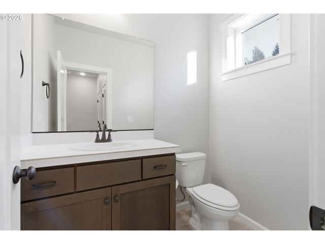 1811 COUSTEAU Loop Se, Salem, OR 97302