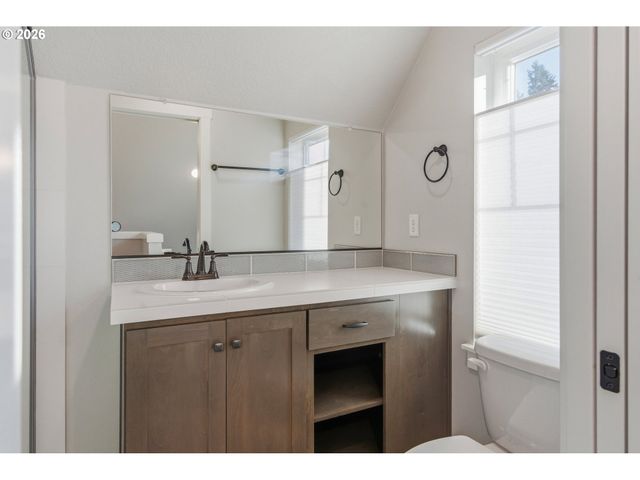 1811 COUSTEAU Loop Se, Salem, OR 97302