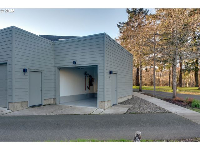 1811 COUSTEAU Loop Se, Salem, OR 97302