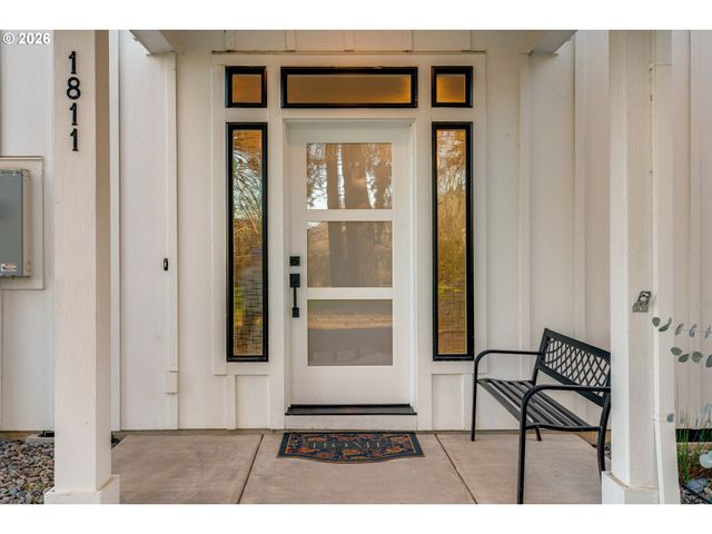 1811 COUSTEAU Loop Se, Salem, OR 97302