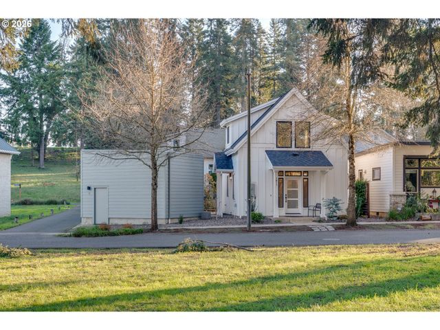 1811 COUSTEAU Loop Se, Salem, OR 97302