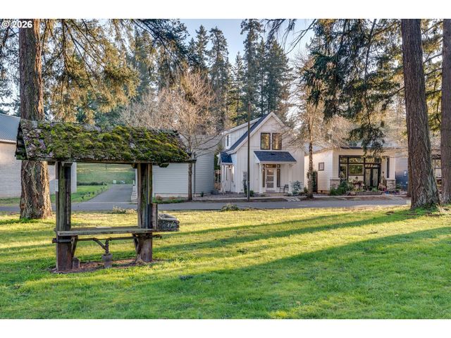 1811 COUSTEAU Loop Se, Salem, OR 97302