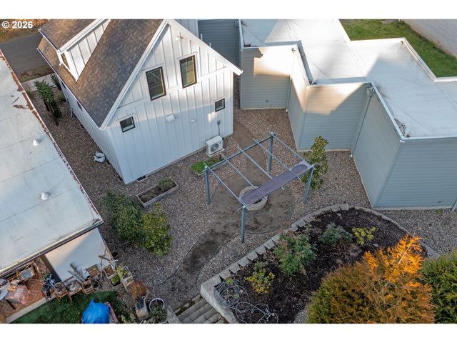 1811 COUSTEAU Loop Se, Salem, OR 97302