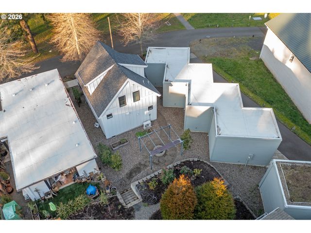 1811 COUSTEAU Loop Se, Salem, OR 97302