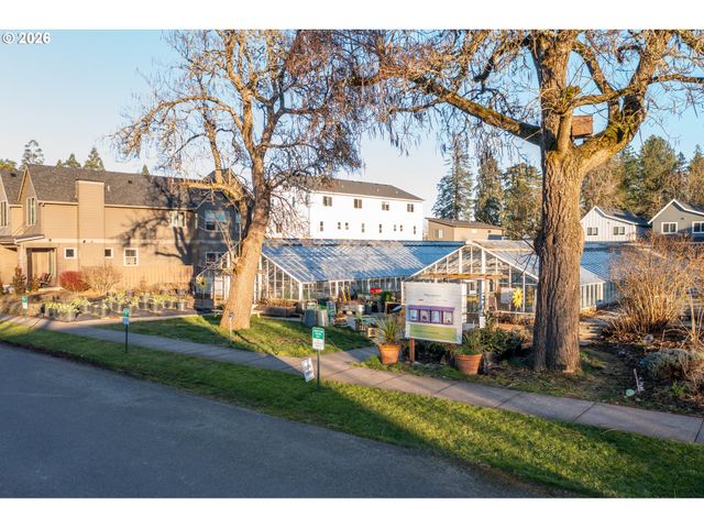 1811 COUSTEAU Loop Se, Salem, OR 97302