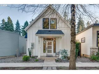 1811 COUSTEAU Loop Se, Salem, OR 97302