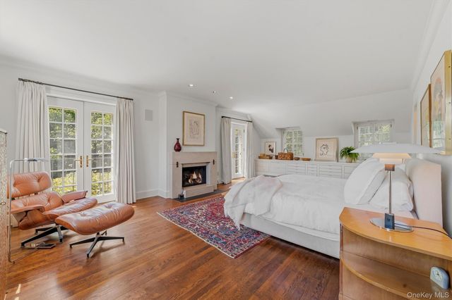 6 Hillair Circle, White Plains, NY 10605