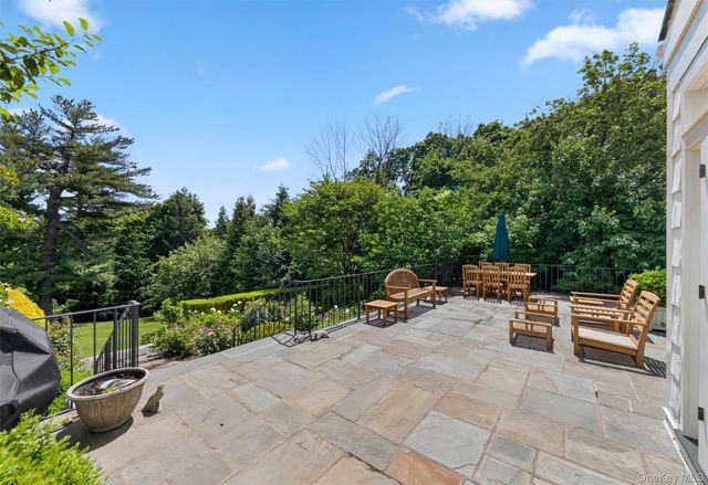 6 Hillair Circle, White Plains, NY 10605