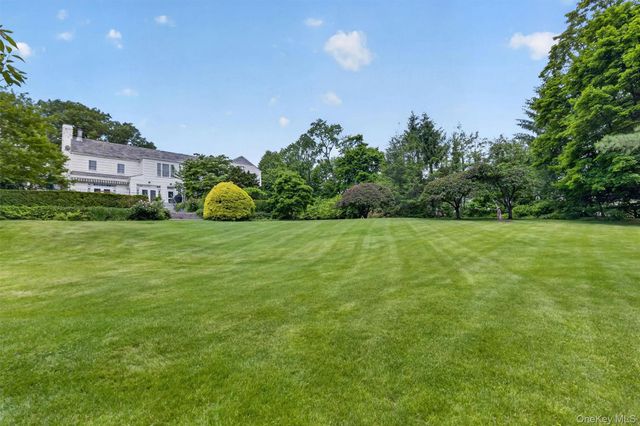 6 Hillair Circle, White Plains, NY 10605