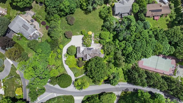 6 Hillair Circle, White Plains, NY 10605