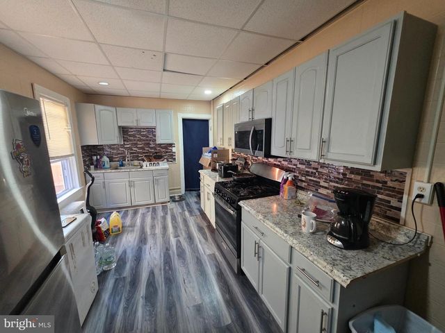 64 WASHINGTON ST, Trenton, NJ 08611