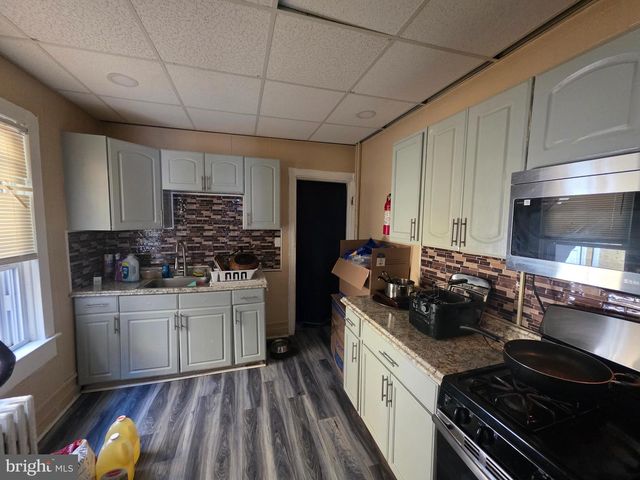 64 WASHINGTON ST, Trenton, NJ 08611