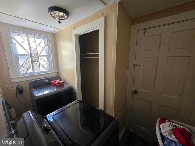 64 WASHINGTON ST, Trenton, NJ 08611