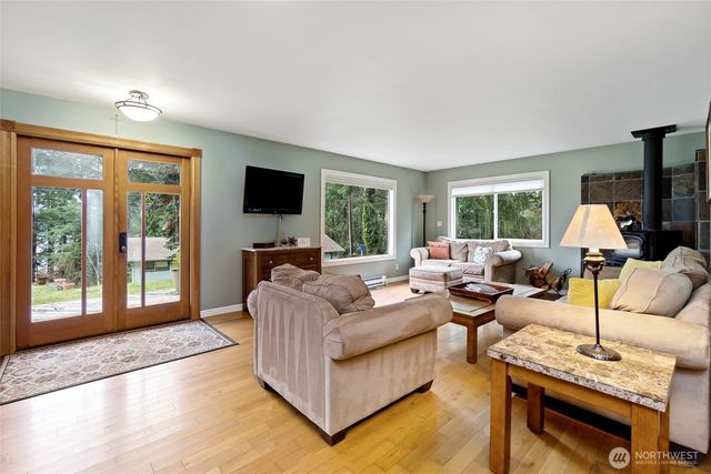 70 N Harrison Avenue, Hoodsport, WA 98548