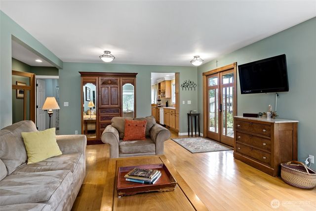 70 N Harrison Avenue, Hoodsport, WA 98548